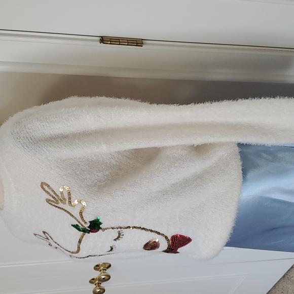 Holiday top - Picture 3 of 4